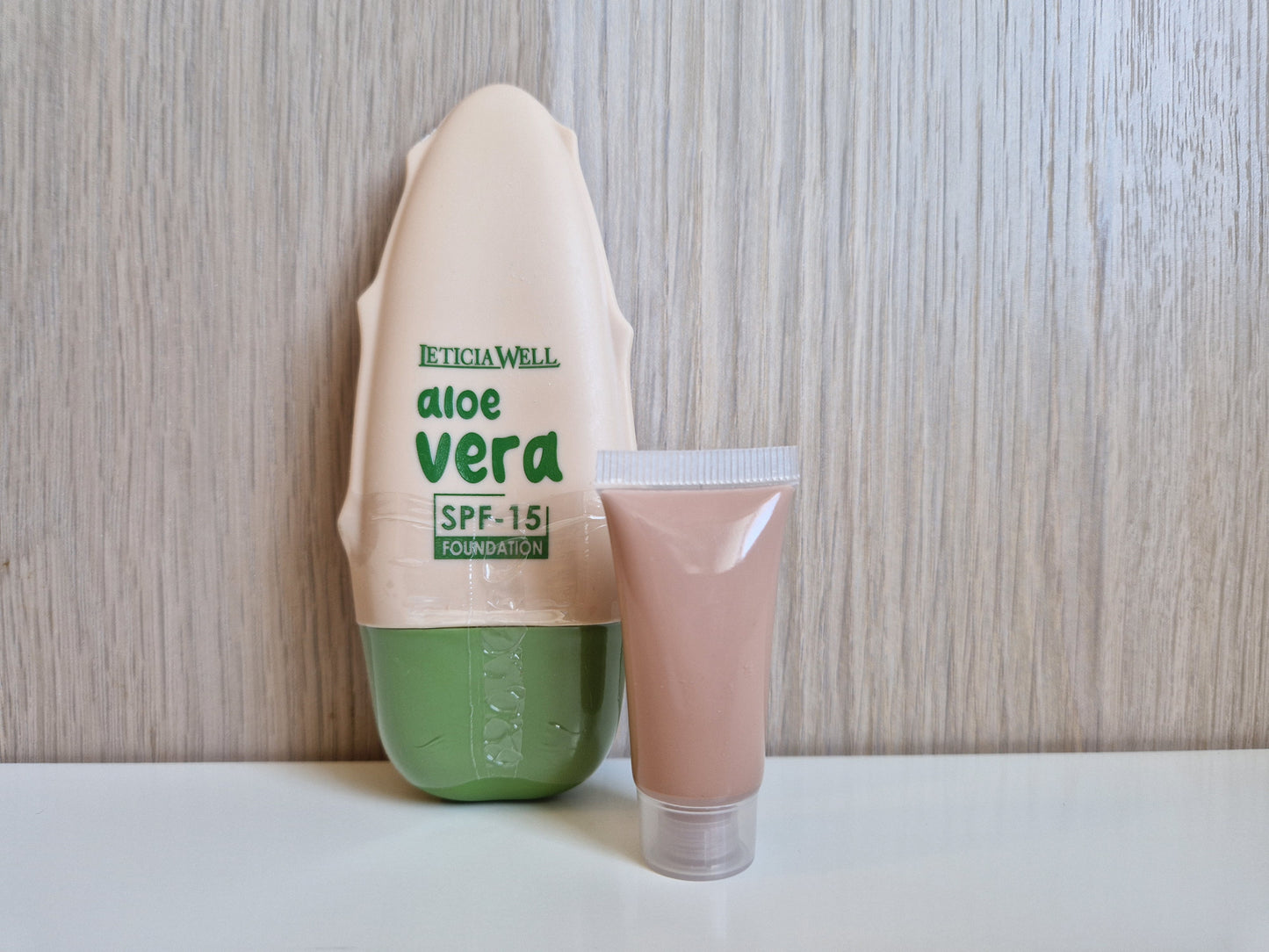 MAQUILLAJE FLUIDO ALOE VERA CON SPF-15 DE LETICIA WELL